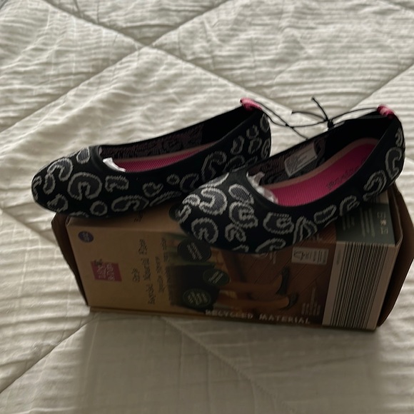 Lily& Dan Girls size 11-12 Recycled Material Flats - Picture 1 of 4